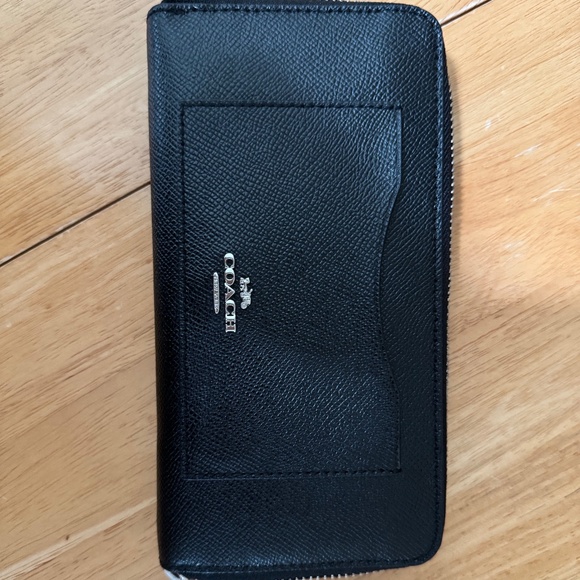 Coach Zip Wallet - Picture 1 of 3